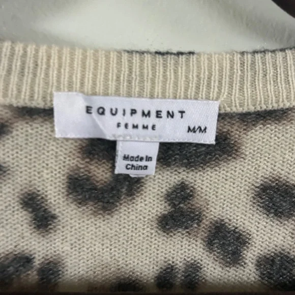 Equipment Cream and Black Leopard Sweater 100% Cashmere medium - Picture 6 of 11